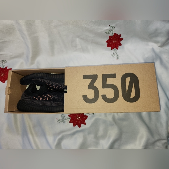 Adidas Yeezy Boost 350 V2
CMPCT Slate Carbon Size 8.5 Men's - Picture 14 of 16